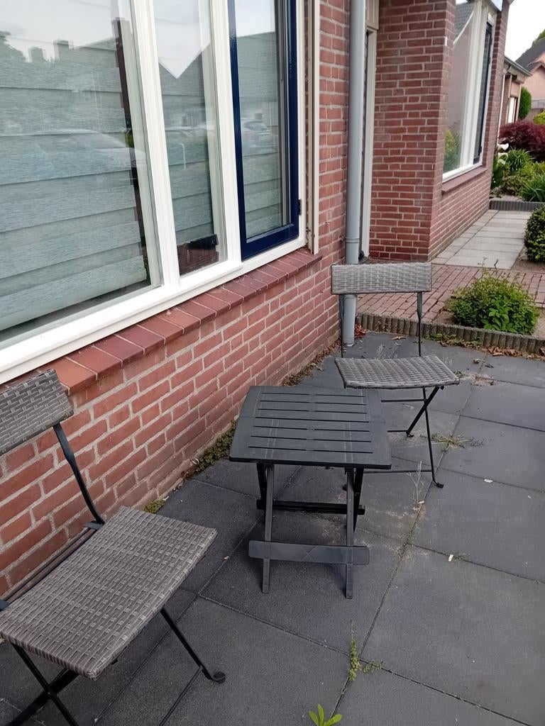 Leuke bistroset: 2 stoeltjes en een tafeltje, Tuin en Terras, Tuintafels, Gebruikt, Vierkant, Wicker, Ophalen of Verzenden