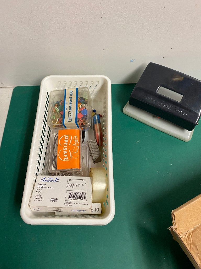 Knutselmateriaal en kantoorbenodigdheden set, Ophalen of Verzenden, Zo goed als nieuw