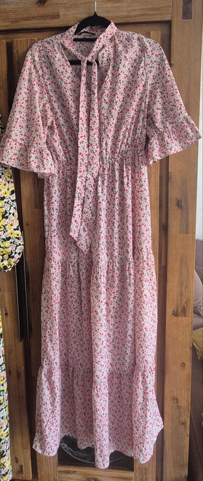 Shein bloemenjurk maat M, Wit, Zo goed als nieuw, Onder de knie, Shein