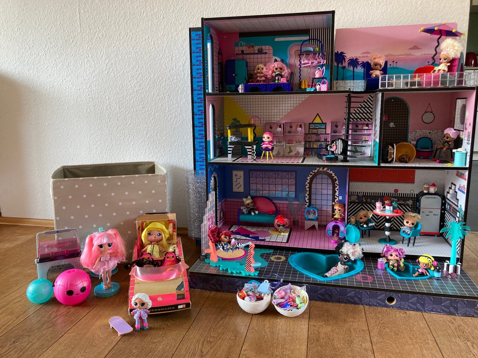 Groot LOL poppenhuis, Ophalen, Poppenhuis