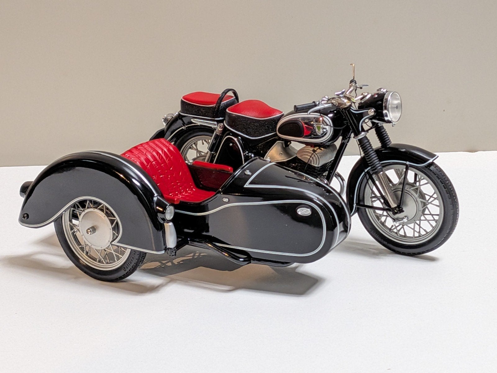 Schuco: DKW RT 350 zijspan - 1956/1958 (schaal: 1/10), Ophalen of Verzenden, Nieuw, 1:9 t/m 1:12, Motor