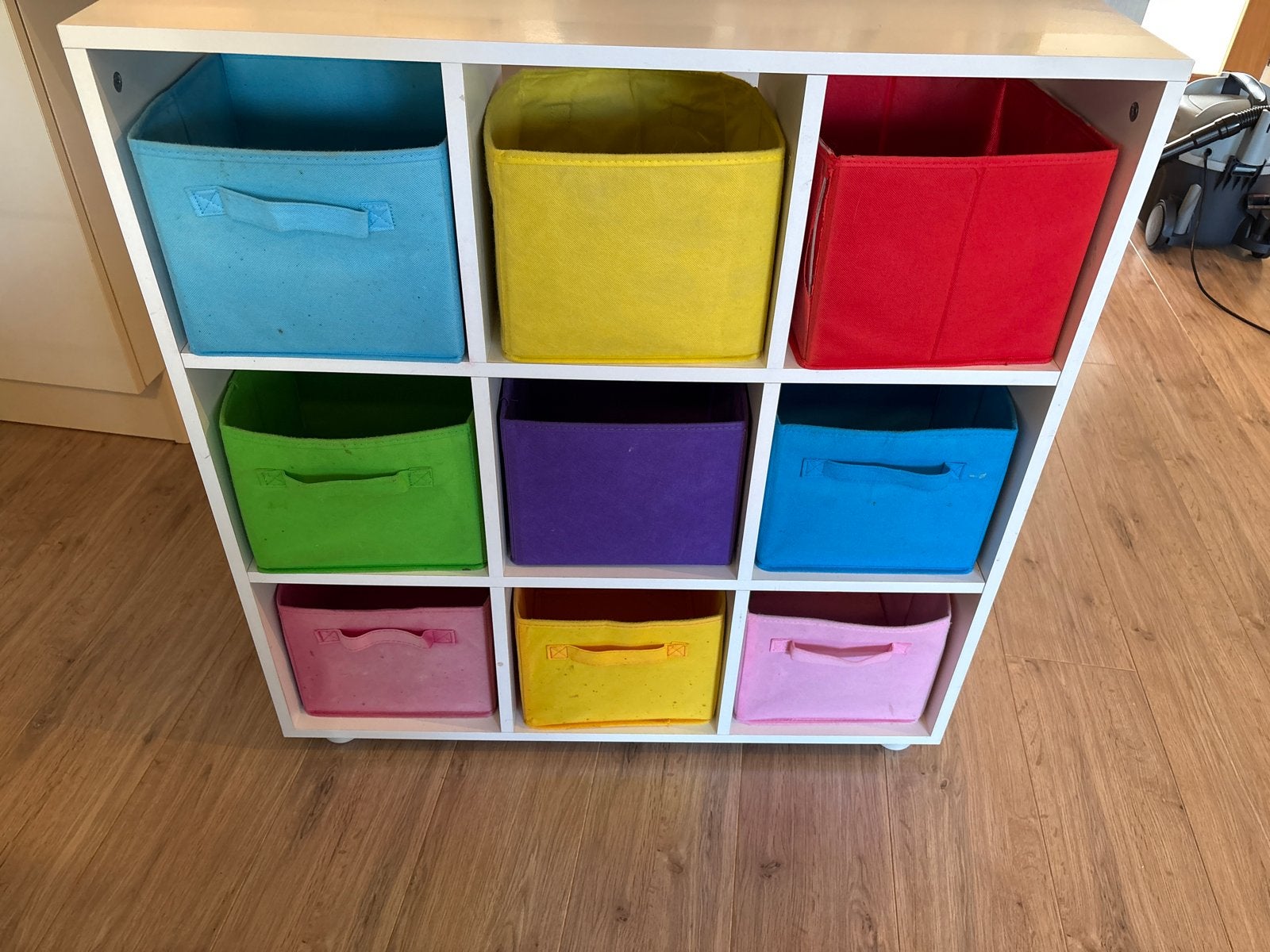 IKEA kast met 9 vakken en gekleurde opbergbakken, Ophalen, Gebruikt