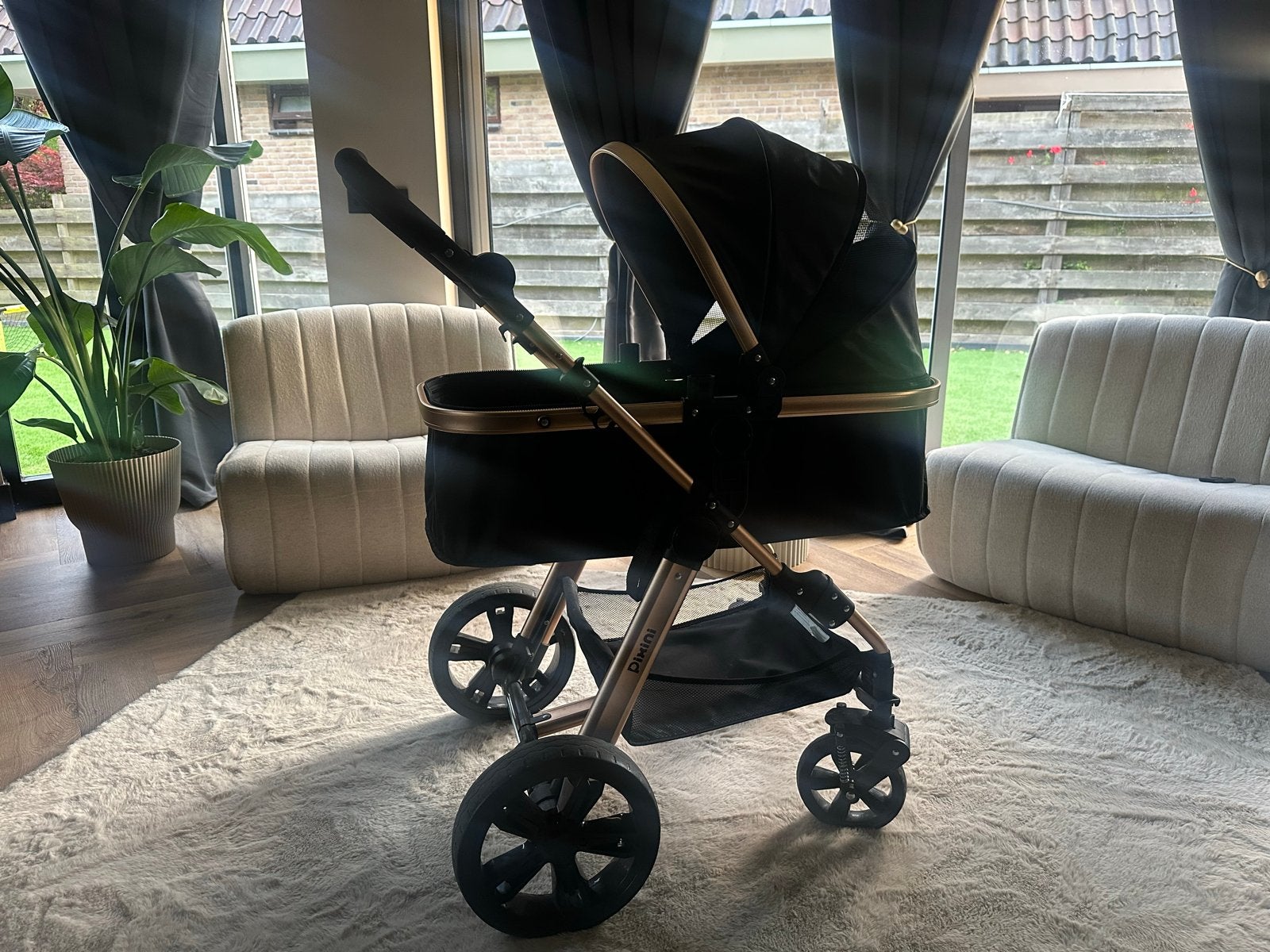 Pixini Kinderwagen - Zwart met Goud, Ophalen, Zo goed als nieuw, Kinderwagen, Overige merken