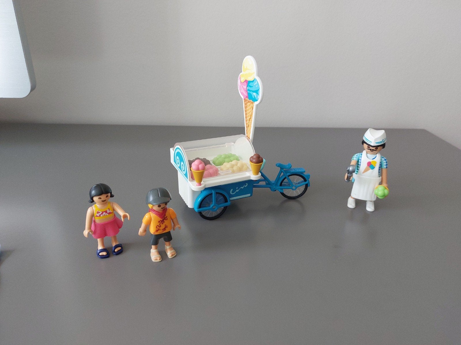 Playmobil ijscokar 9426, Ophalen of Verzenden, Zo goed als nieuw