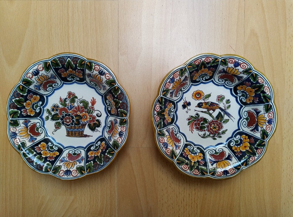 2 mooie Makkum aardewerk bordjes, Ophalen of Verzenden, Zo goed als nieuw, Wandbord of Wandpaneel