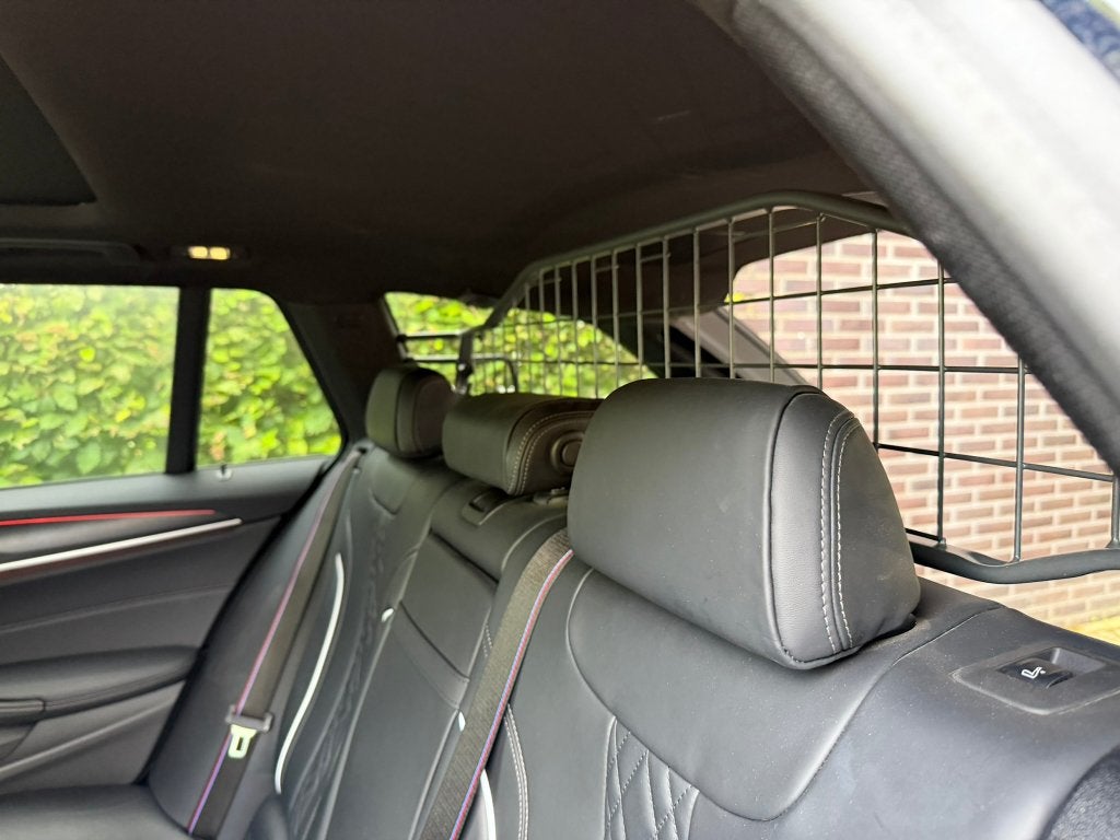 BMW 5 serie G31 Travall Hondenrek en scheidingsrek, Ophalen, Zo goed als nieuw