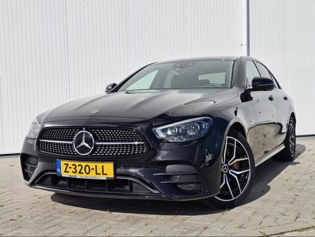 Mercedes-Benz E-Klasse E300 e 333pk 9G-TRONIC 2021 Zwart, Auto's, Mercedes-Benz, Achterwielaandrijving, 1890 kg, Geïmporteerd