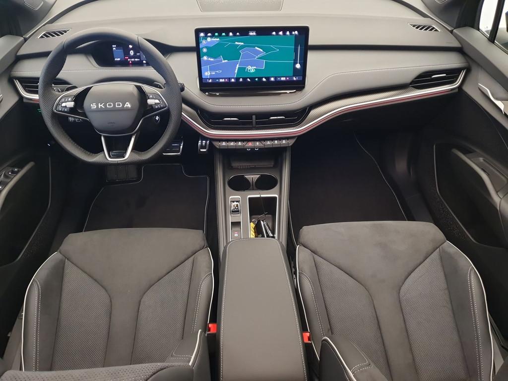 Skoda Enyaq 85 Sportline 82 kWh 286pk Wegklapbare trekhaak,, Auto's, Skoda, Automaat, 12 maanden, Achterwielaandrijving, Zwart