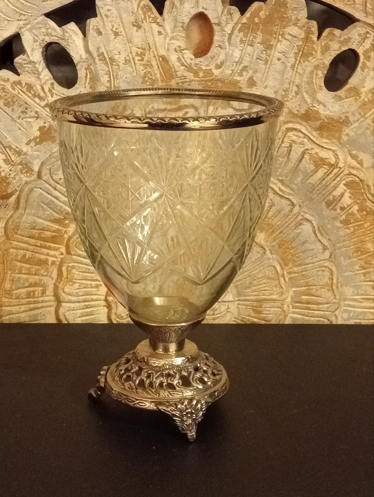 New baroque vaasje gesneden glas nikkel 22cm €25, Antiek en Kunst, Ophalen
