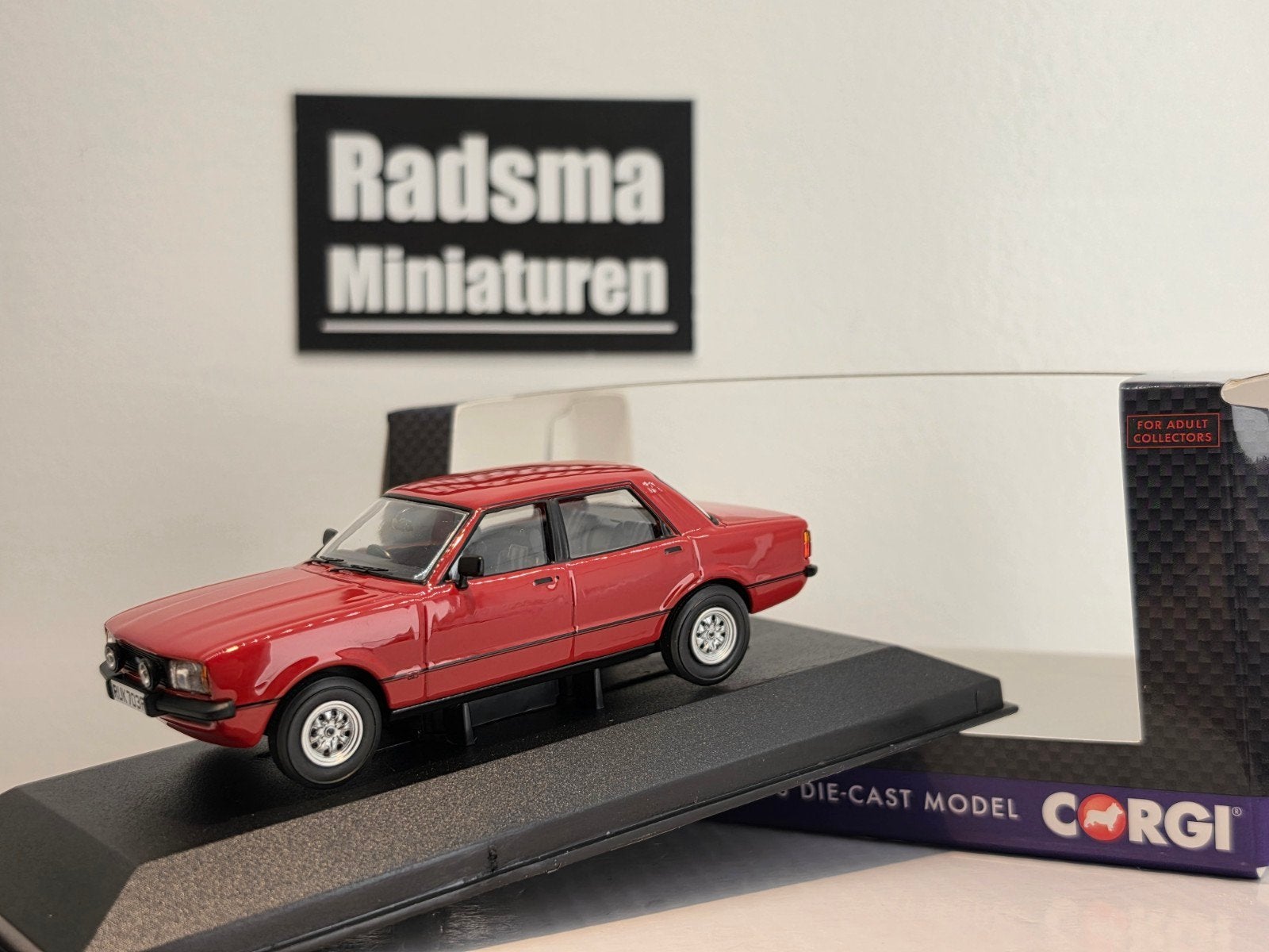 Ford Cortina ( Taunus) Mk4 2.0S - Rood - 1:43 Corgi, Auto, Corgi, Nieuw, Ophalen of Verzenden