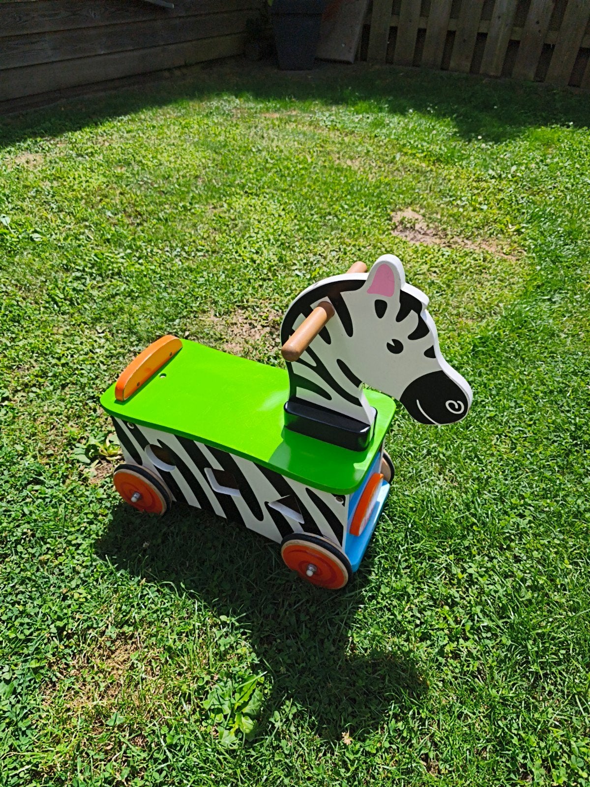 Houten loopwagen met zebra design en vormensorteerder, Kinderen en Baby's, Speelgoed | Houten speelgoed, Ophalen, Gebruikt, Duw- of Trekspeelgoed