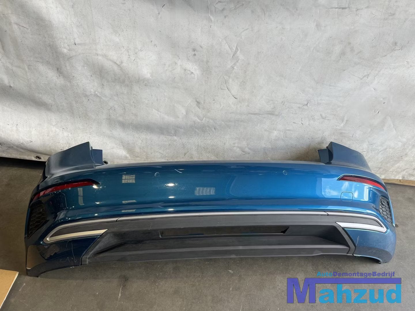 Audi A3 Sportback (8YA) Blauw achterbumper bumper 2019+, Gebruikt, AUDI AG, Auto-Union-Strasse 1
85045  Ingolstadt, DE, Bumper