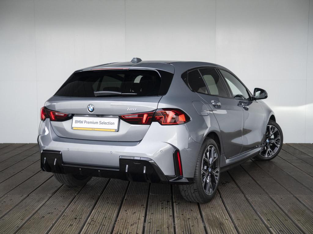 BMW 1 Serie 120 | M Sport | Achteruitrijcamera | Stoelverwar, Auto's, BMW, Stof, Gebruikt, Euro 6, Met garantie (alle)