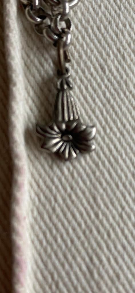 Zilveren bedel kettinghanger fleur de lis voor bedelarmband, Overige merken, Ophalen of Verzenden, Zo goed als nieuw, 4 bedels of meer