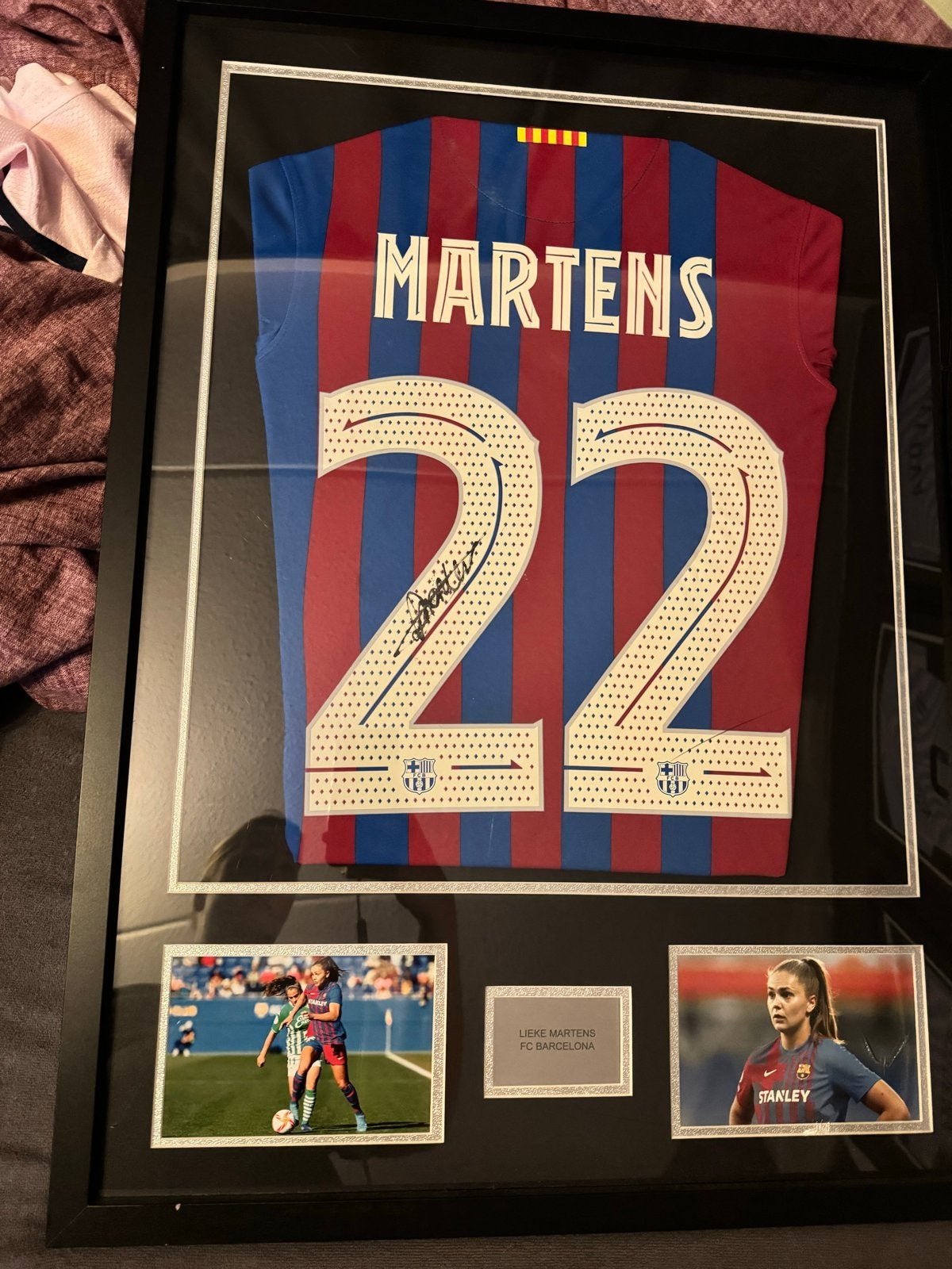 Gesigneerd Lieke Martens FC Barcelona shirt (ingelijst), Verzamelen, Ophalen of Verzenden, Zo goed als nieuw, Buitenlandse clubs