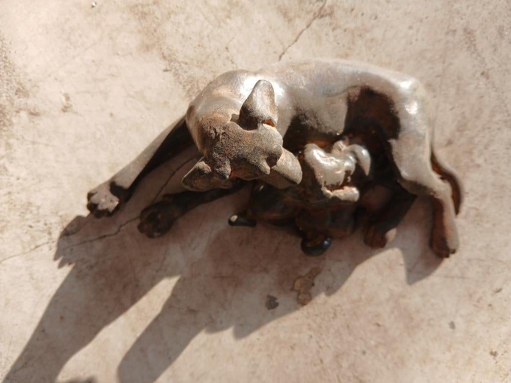 Hond met pups P.Chenet, Antiek en Kunst, Kunst | Beelden en Houtsnijwerken, Ophalen of Verzenden