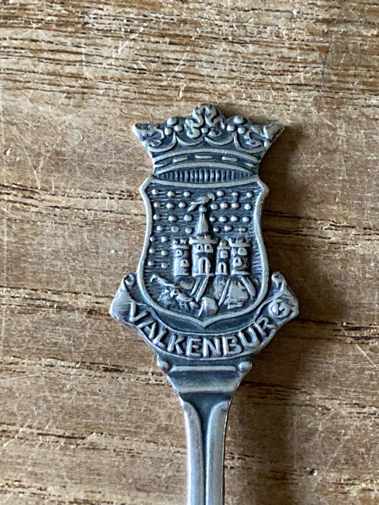 Vintage verzilverde Sola 90 theelepel wapen Valkenburg, Antiek en Kunst, Antiek | Bestek, Ophalen of Verzenden
