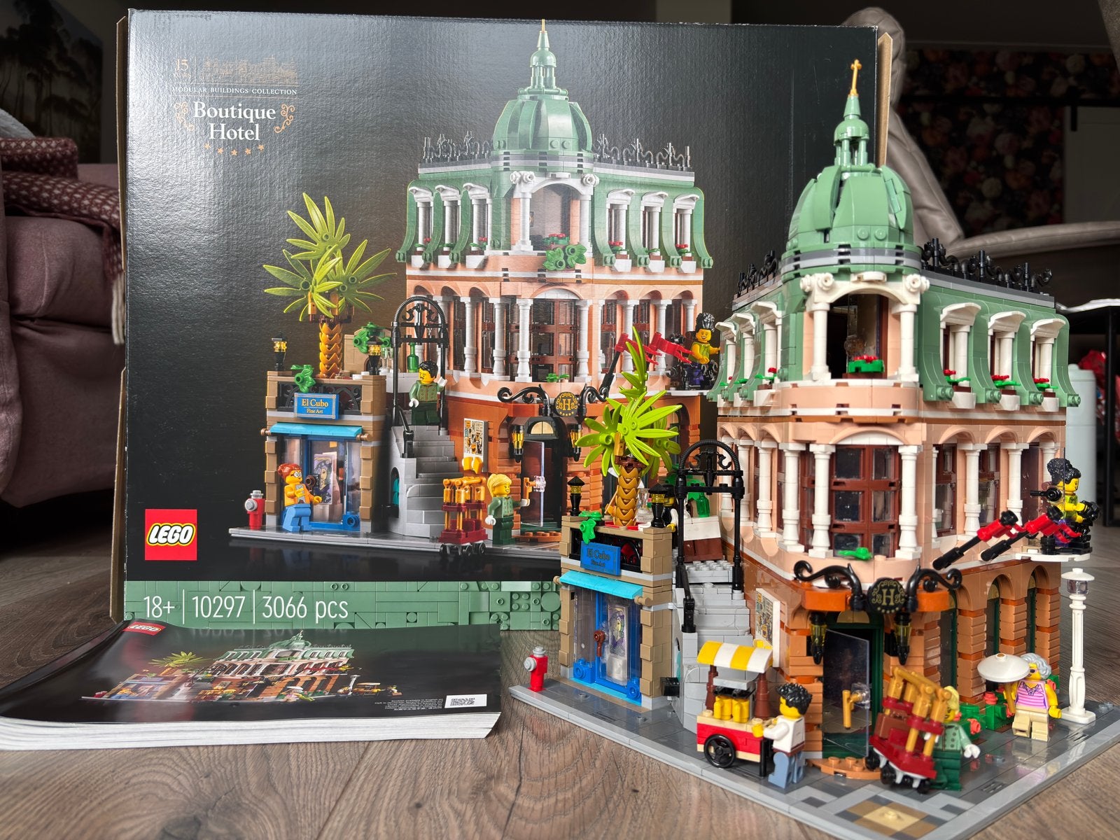 LEGO Boutique Hotel 10297 - Inclusief doos, zakjes en boekje, Ophalen, Zo goed als nieuw