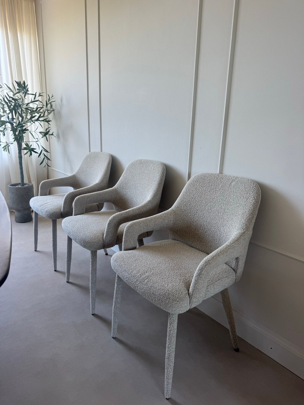 Set van 6 Bouclé Eetkamerstoelen - Zo goed als nieuw, Huis en Inrichting, Ophalen, Overige kleuren, Zo goed als nieuw, Stof