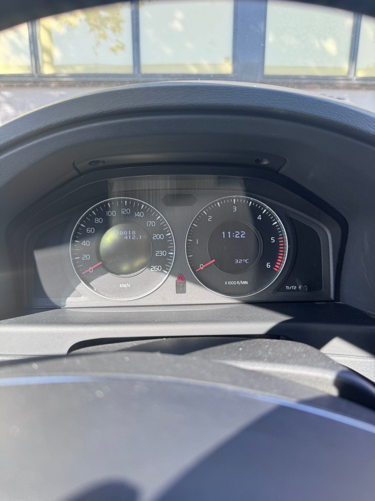 Foto 16 van Volvo V70 2.4 D AUT 2010 Grijs
