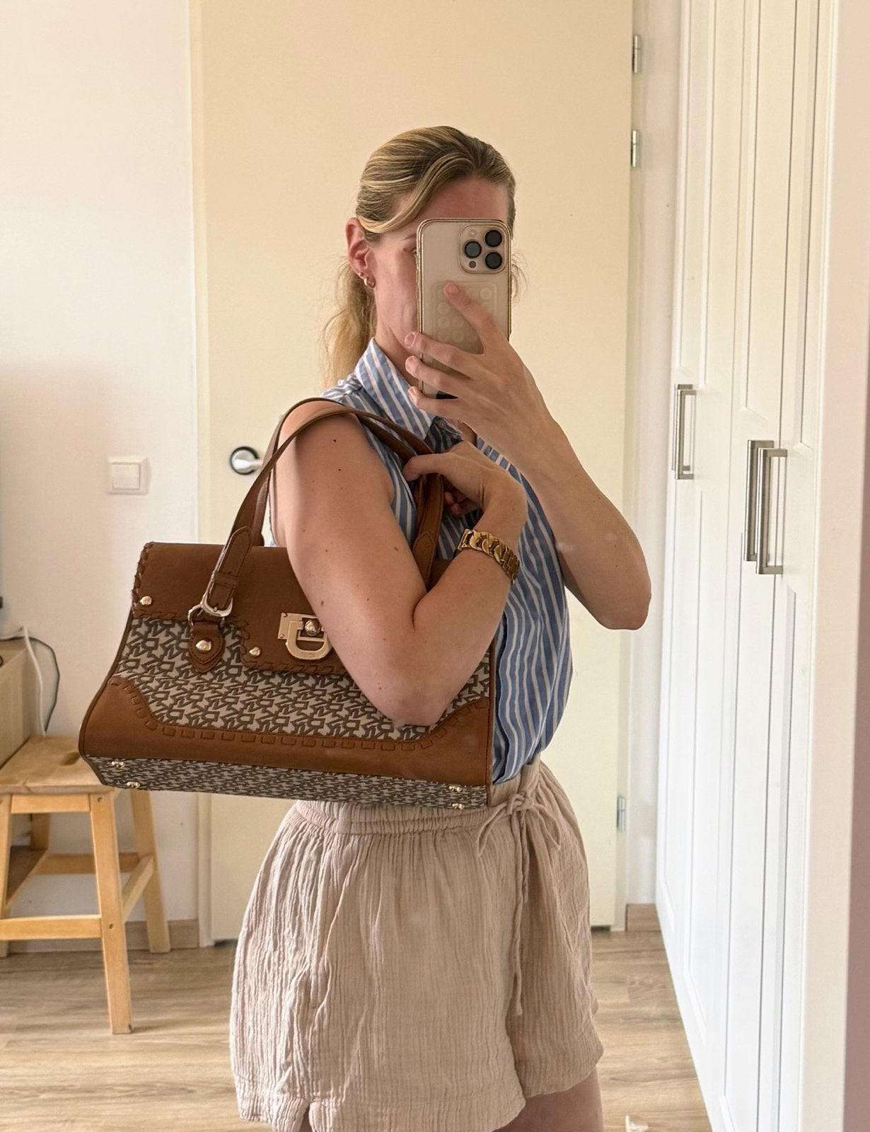 DKNY Handtas - Bruin met logo print, Ophalen of Verzenden, Zo goed als nieuw, Bruin, Handtas