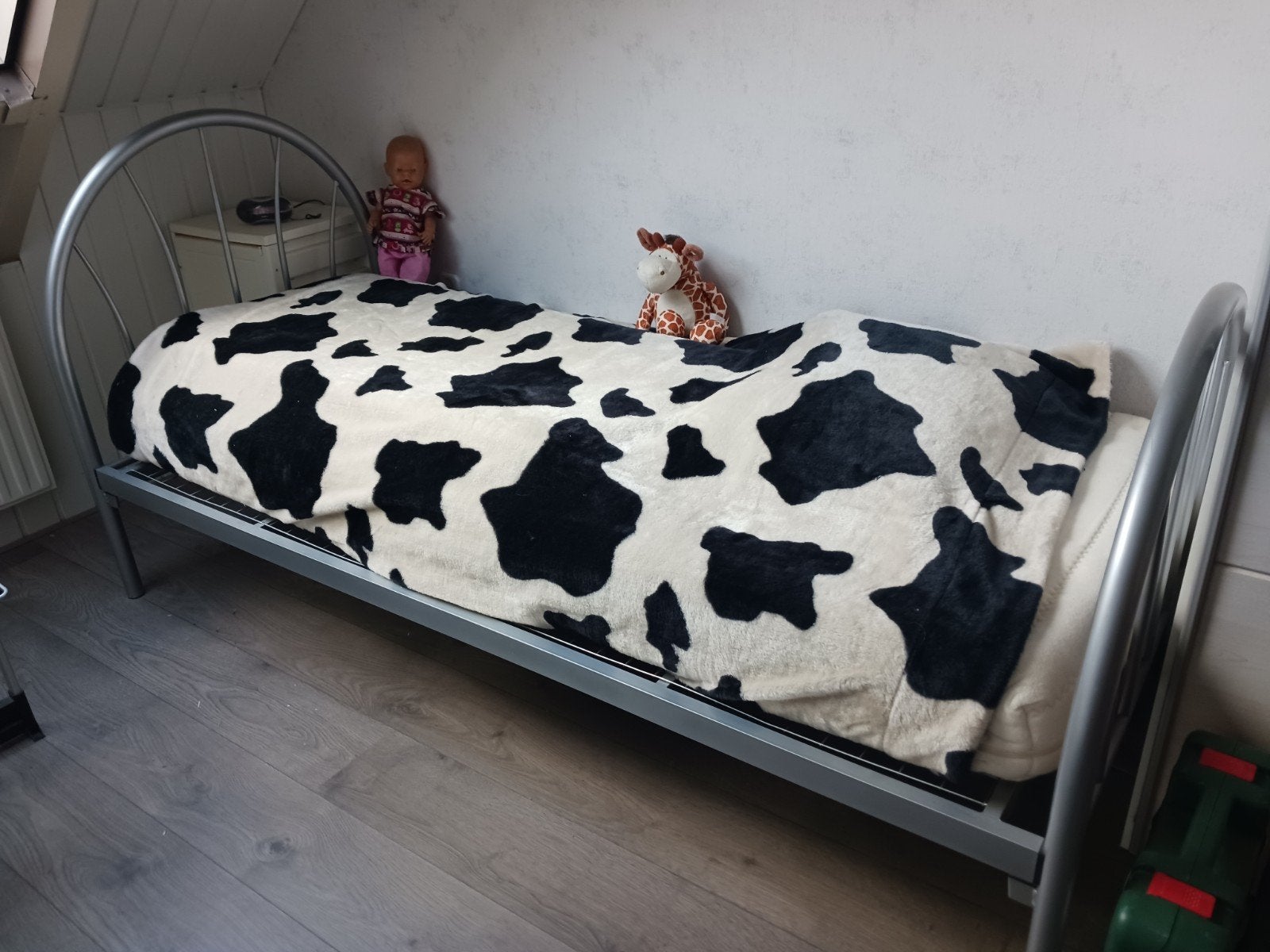 Eenpersoonsbed met metalen frame en lattenbodem, Huis en Inrichting, Slaapkamer | Bedden, Ophalen, Gebruikt, 90 cm, Eenpersoons