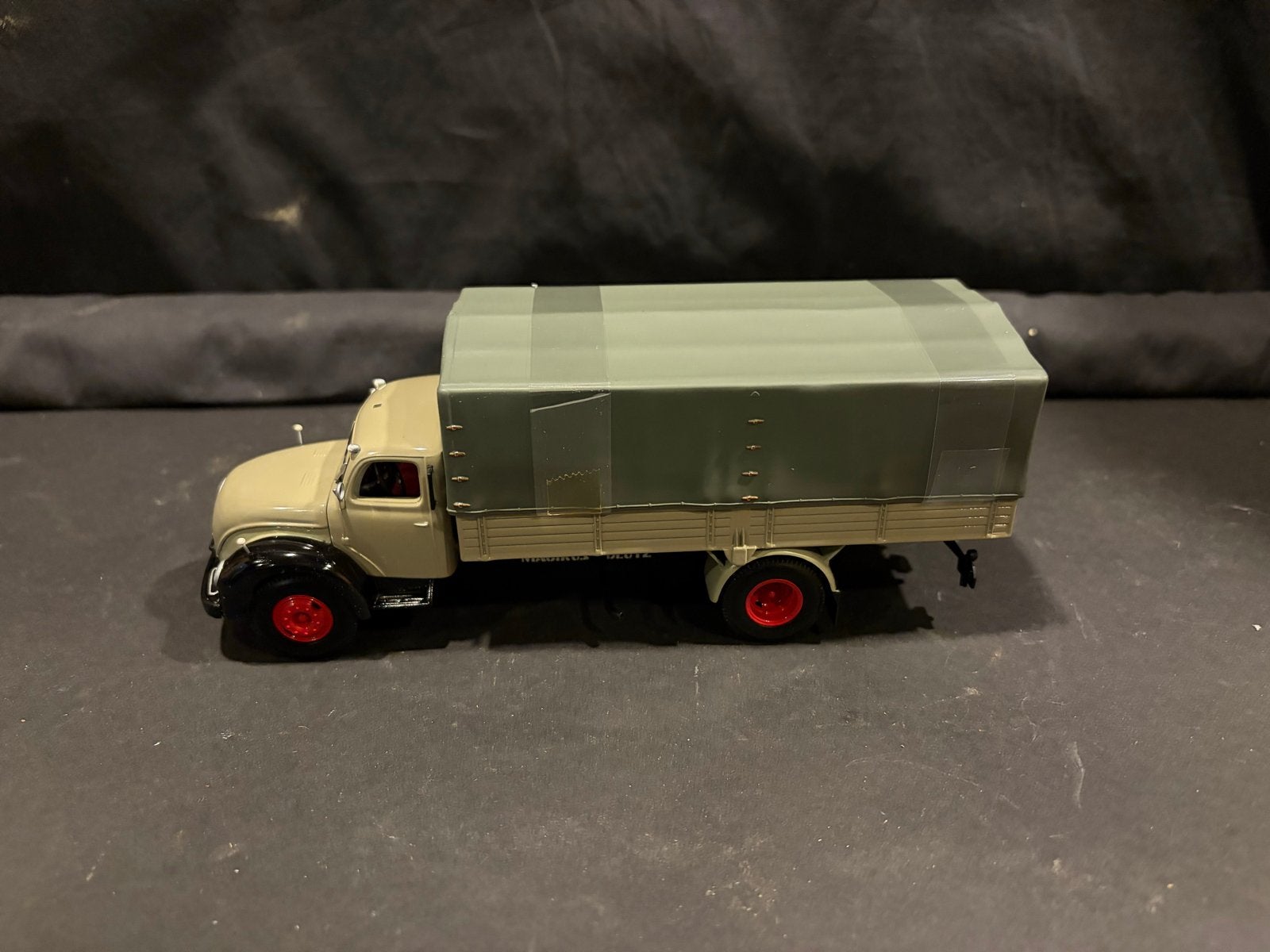 Minichamps Magirus-Deutz 6x6 Legertruck Model, Hobby en Vrije tijd, Ophalen of Verzenden, Zo goed als nieuw, Bus of Vrachtwagen