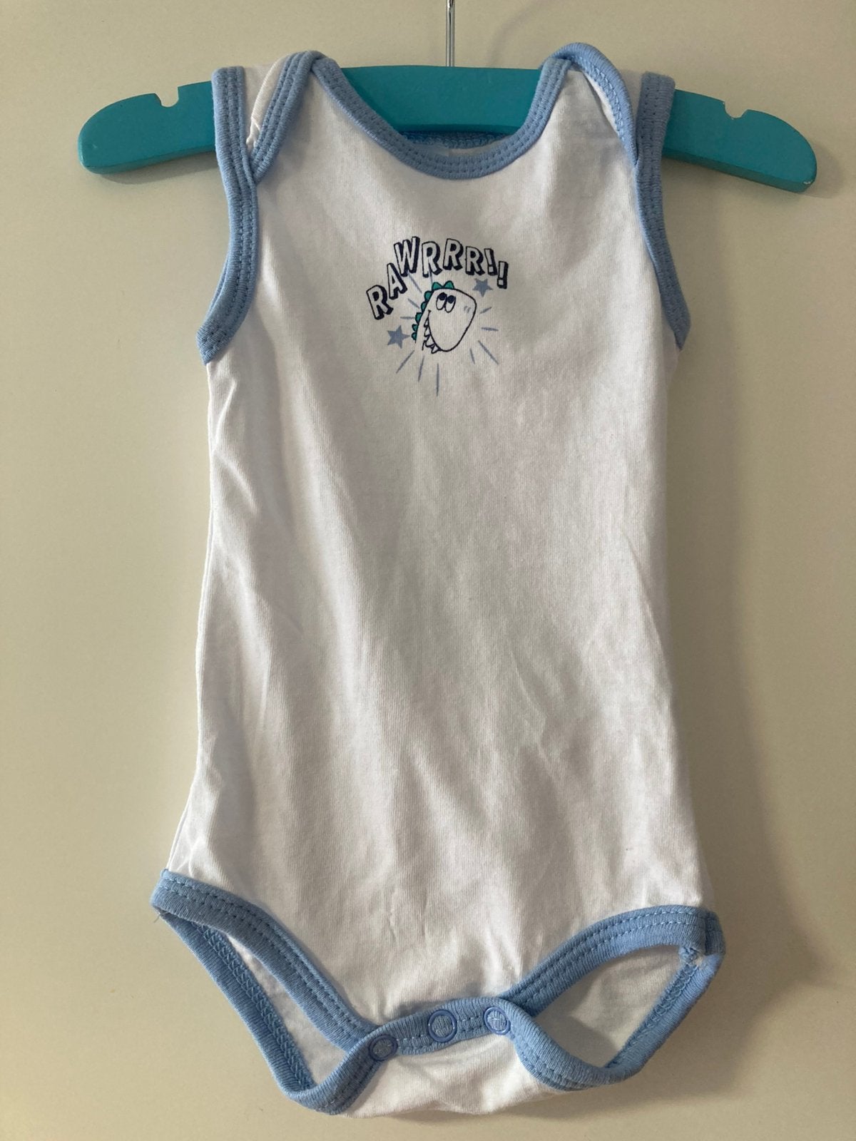 Nette witte dinosaurus / dino rompertje maat 50/56, Ophalen of Verzenden, Zo goed als nieuw, Jongetje, Nacht- of Onderkleding