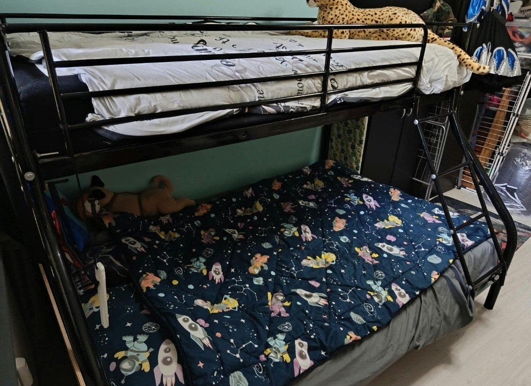 Stevig zwart metalen stapelbed - Zo goed als nieuw, Ophalen, 90 cm, 160 tot 180 cm, Tweepersoons