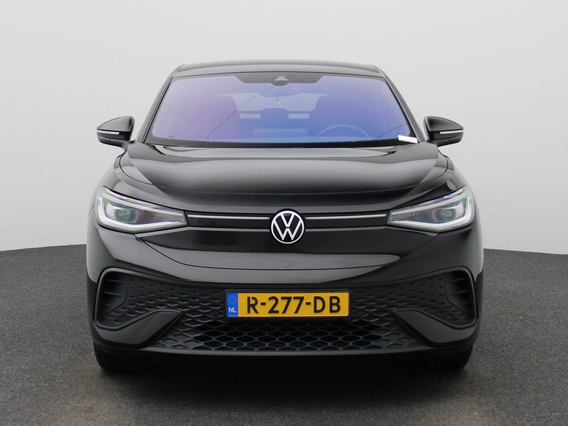 Volkswagen ID.5 Pro 77 kWh ADAPTIEVE CRUISE | PDC | STOEL &, Automaat, 12 maanden, Zwart, Grijs