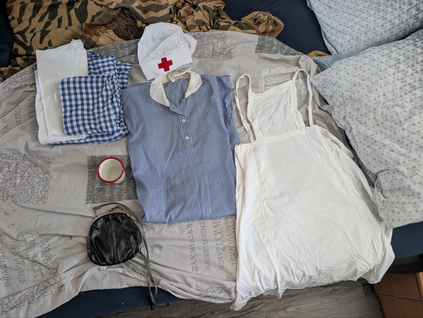Vintage DRK Verpleegster Kostuum Set met Accessoires, Ophalen of Verzenden