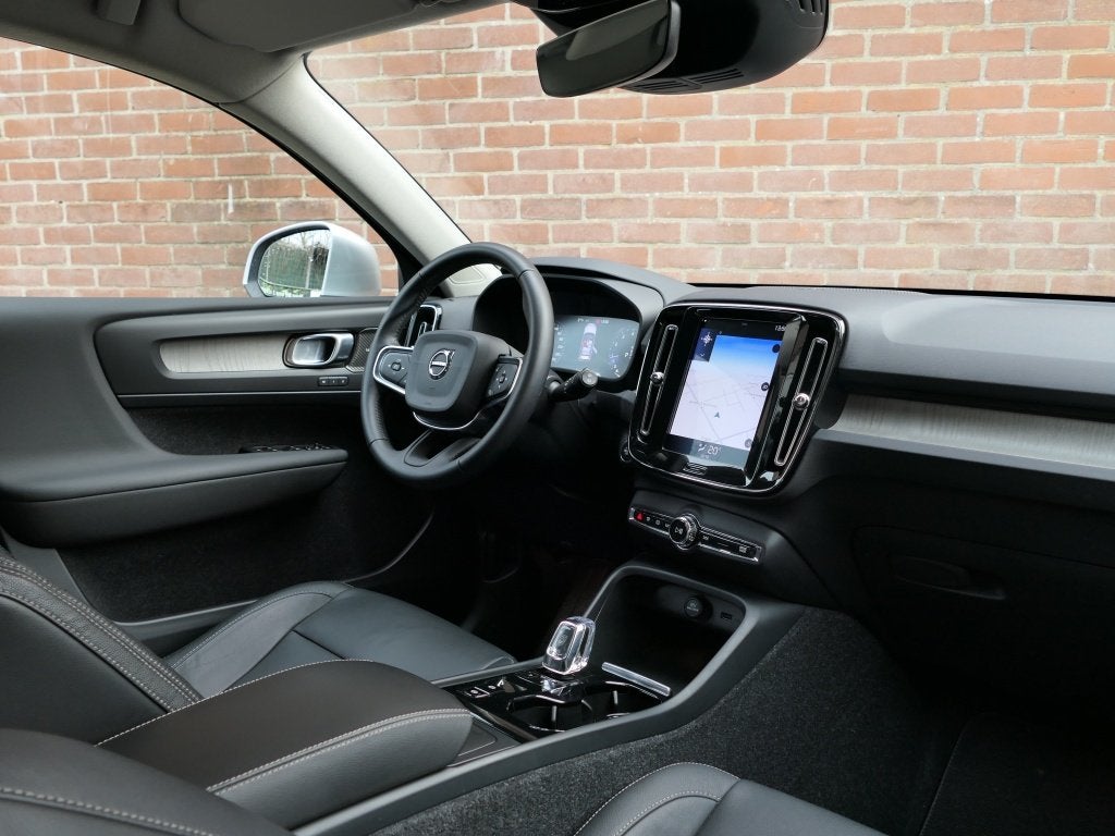 Volvo XC40 2.0 T4 AUT Inscription 12 MND garantie / Harman K, 15 km/l, Euro 6, 1969 cc, Leder