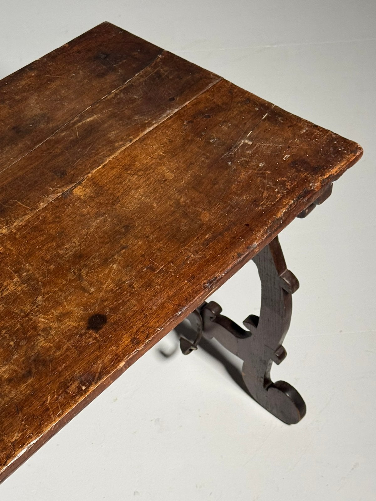 Italiaanse sidetable 19e eejw, Ophalen of Verzenden