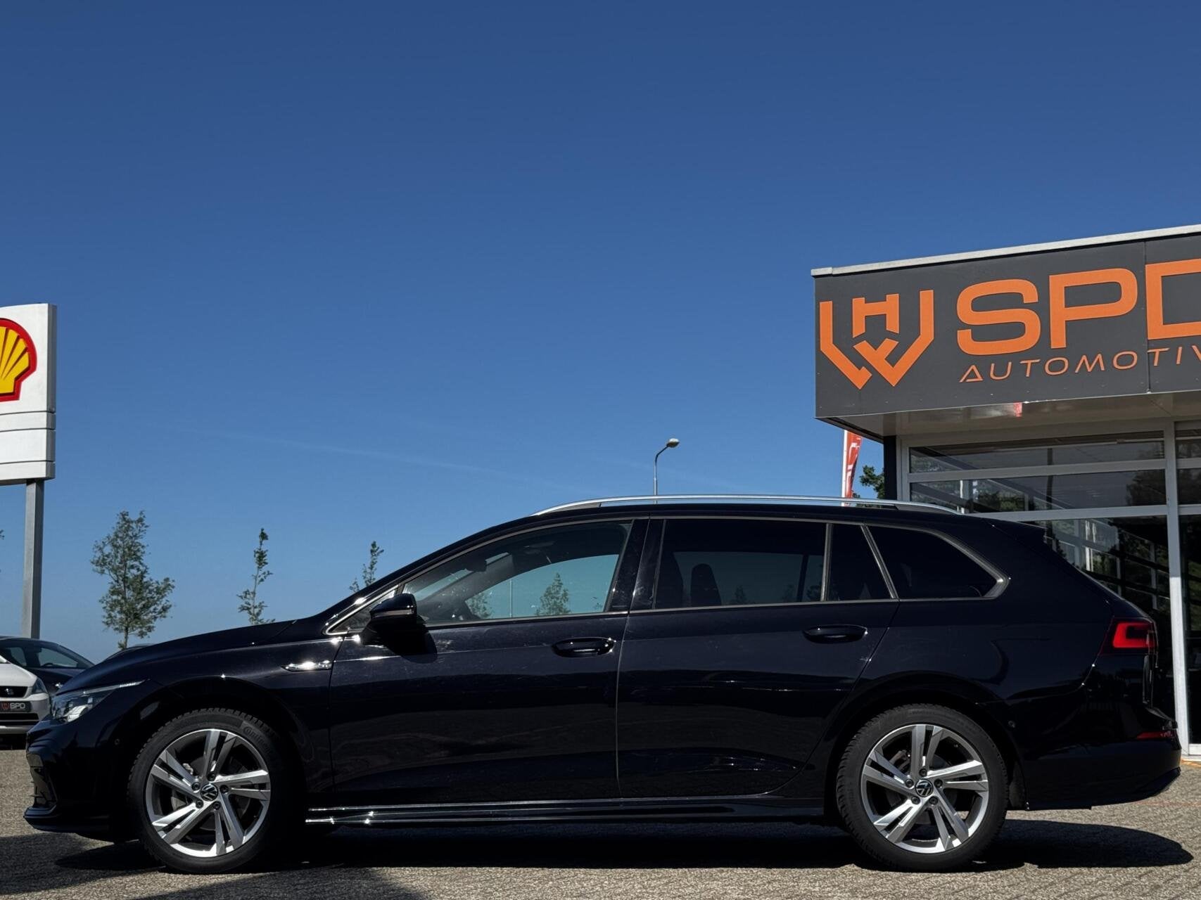 Volkswagen Golf Variant 1.5eTSI R-Line|Matrix|Camera|Carplay, Euro 6, 700 kg, Alcantara, Zwart