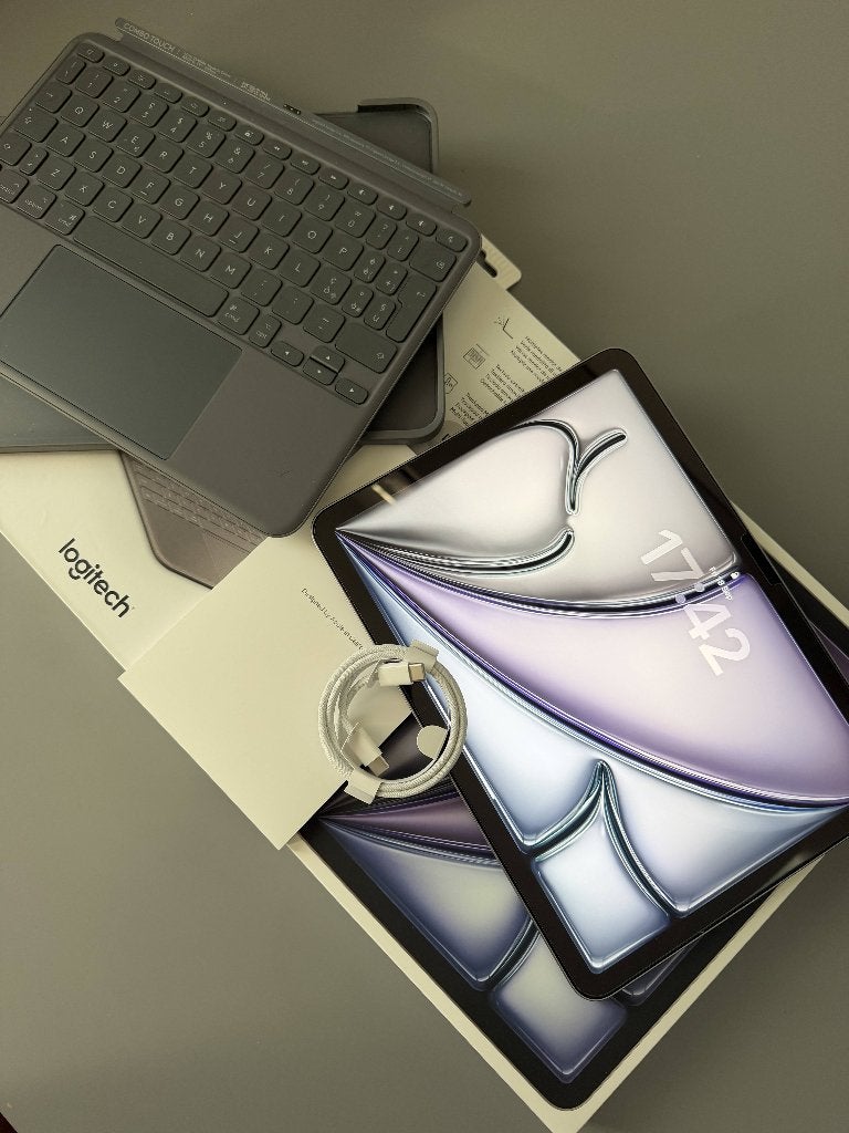 Selling my Apple iPad Pro 11-inch with M4 chip, 128GB, Apple iPad, 11 inch, Ophalen of Verzenden, Zo goed als nieuw