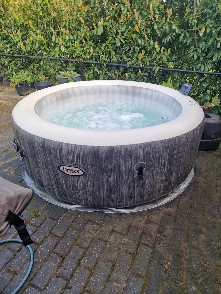 Intex Opblaasbare Jacuzzi met Bubbeljets, Ophalen, Gebruikt, Filter, Opblaasbaar