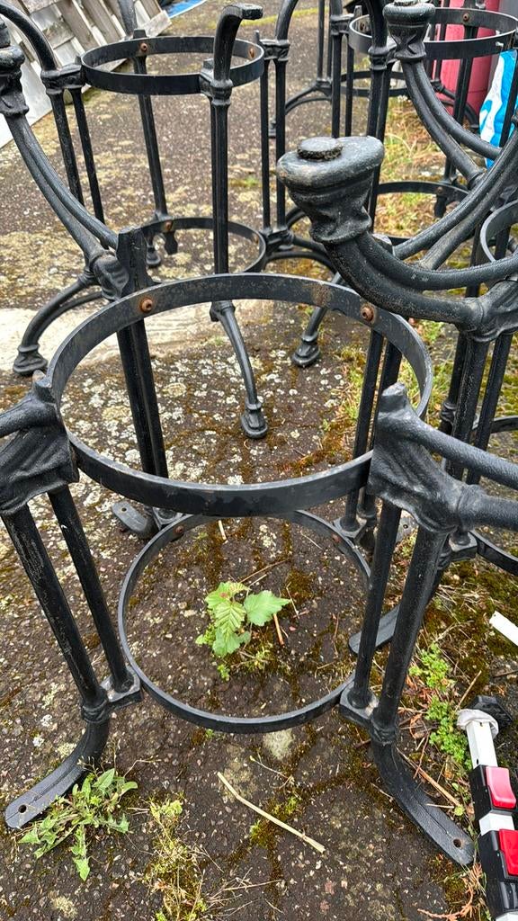 Gietijzeren tafels, Ophalen of Verzenden, Zo goed als nieuw