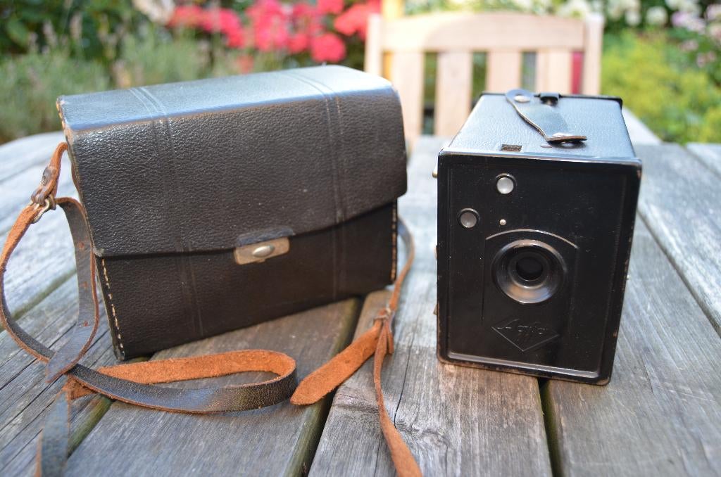 Agfa boxcamera met opbergtas van leer, Audio, Tv en Foto, Fotocamera's Analoog, Ophalen of Verzenden, Gebruikt, Compact, Overige Merken