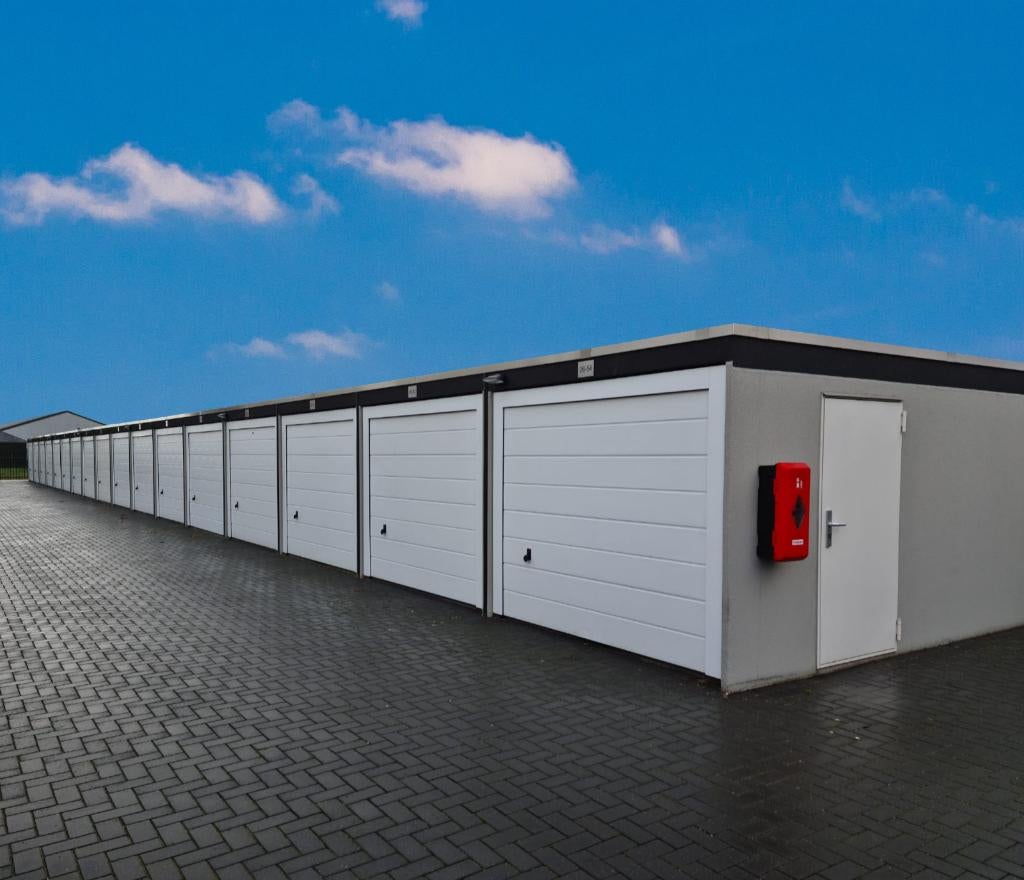 Garagebox 18m2 te HUUR in Venray - Boxcomplex - €165,- p/m, Huizen en Kamers, Garages en Parkeerplaatsen, Limburg