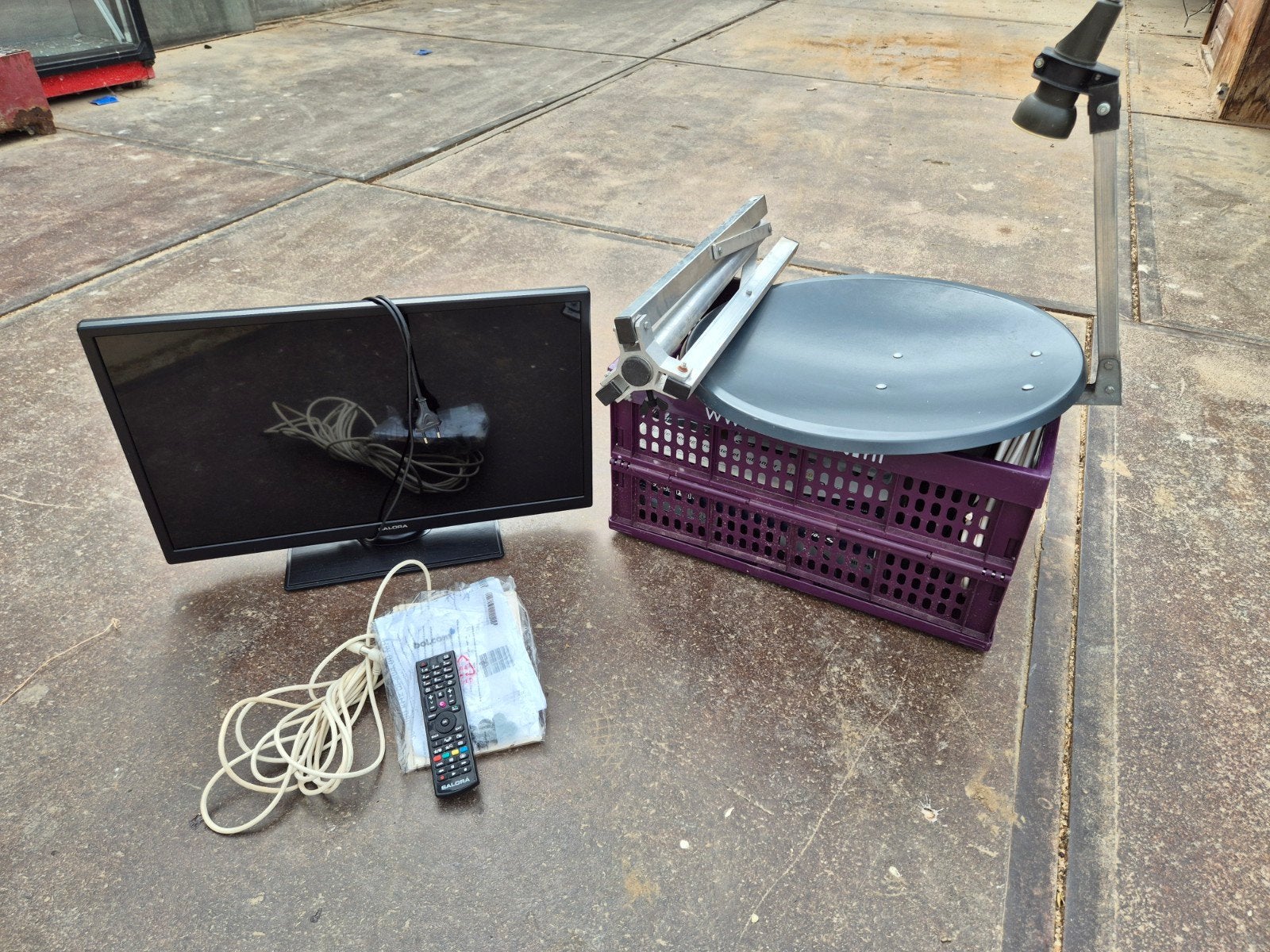 Complete Satelliet TV Set met LED TV, Ophalen, Gebruikt, (Schotel)antenne, Overige merken