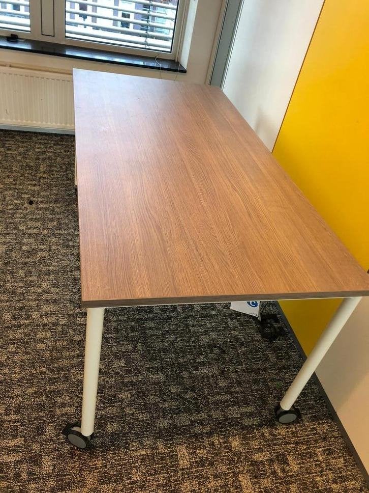 Gispen verrijdbare kantinetafel / vergadertafel, Niet ingevuld, Zo goed als nieuw, Vijf personen of meer, 150 tot 200 cm