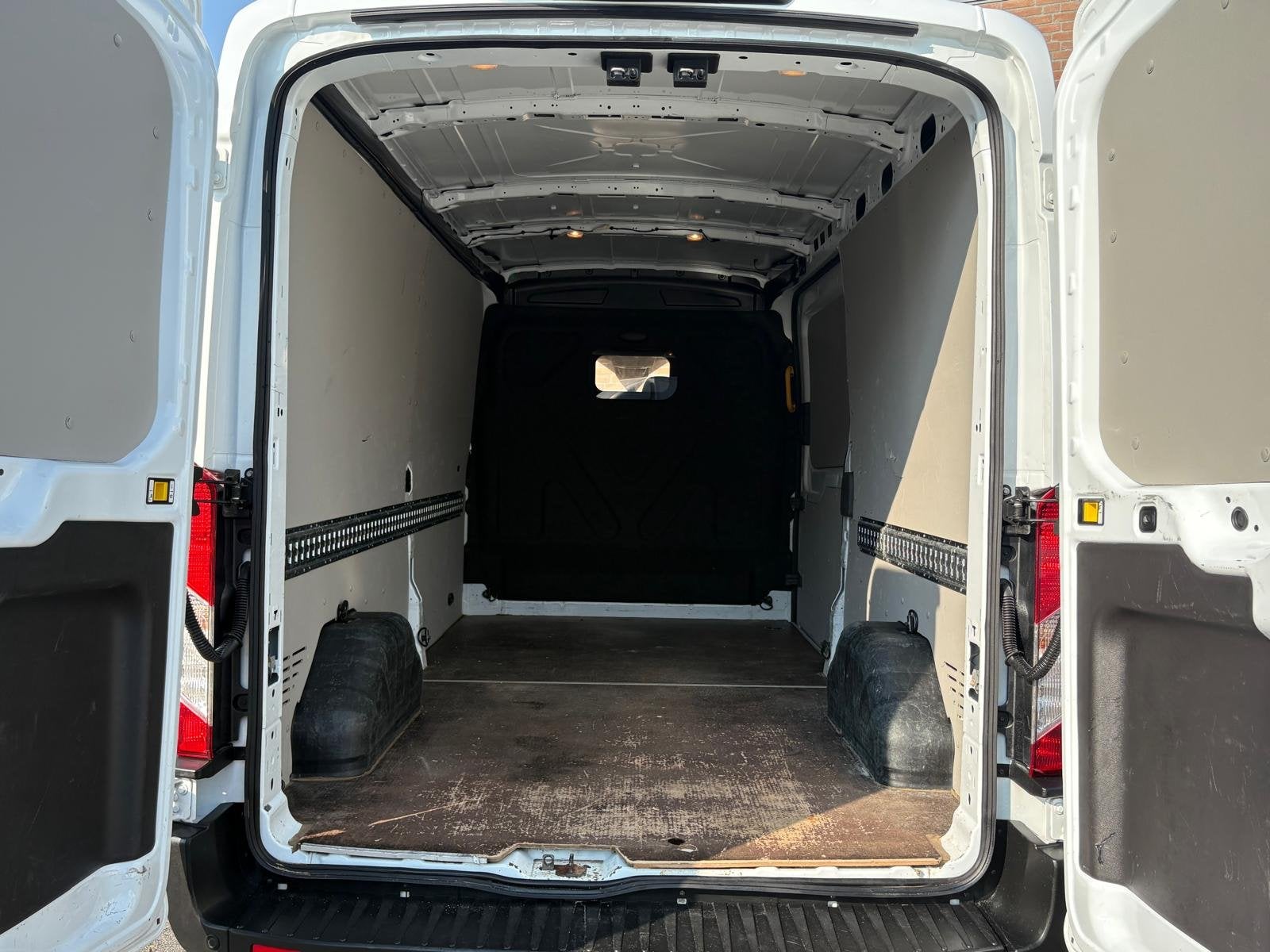 Ford Transit 2.0TDCI 130PK L3H2 Cruisecontrol / Camera / Tre, Voorwielaandrijving, 4 cilinders, Met garantie (alle), Wit