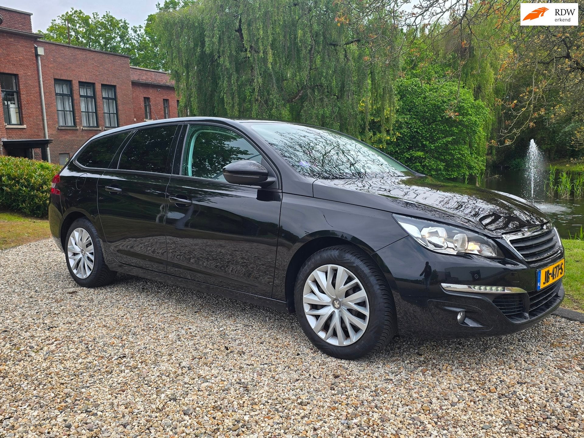 Peugeot 308 SW 1.2 PureTech Blue Lease Premium Airco Trekhaa, Auto's, Peugeot, Gebruikt, Euro 6, 1199 cc, 1165 kg