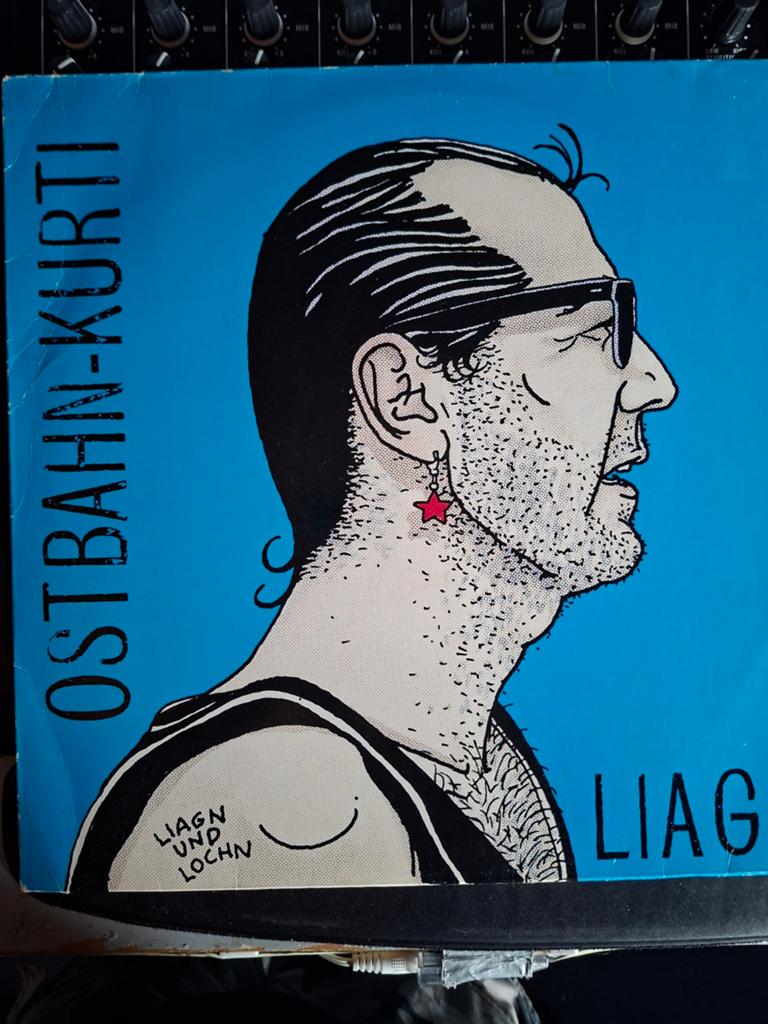 Ostbahn-Kurti & Die Chefpartie - Liagn & Lochn LP (Amadeo), Ophalen of Verzenden, Zo goed als nieuw, 12 inch