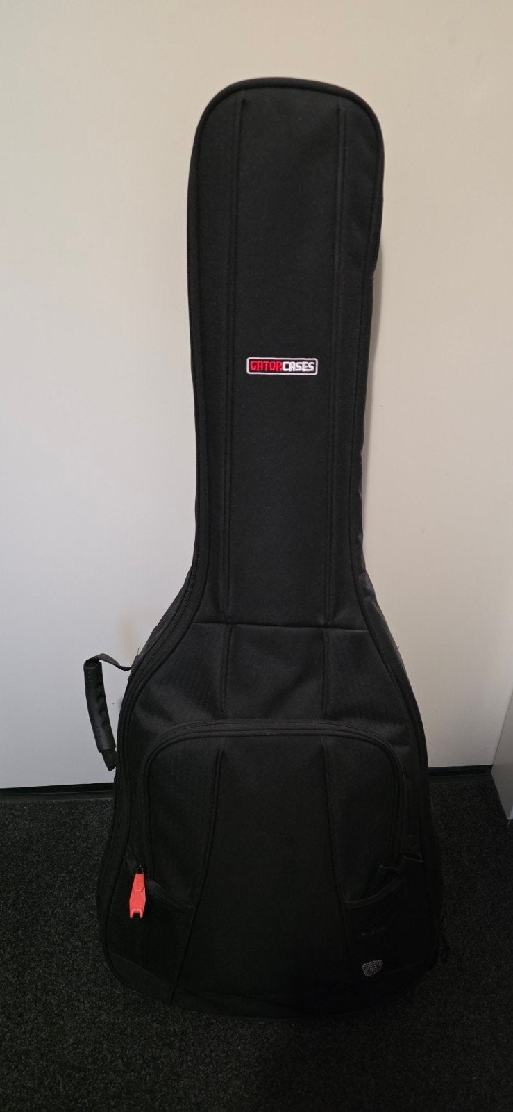Foto 4 van Klassieke gitaar Admira A2 met Koffer Gator
