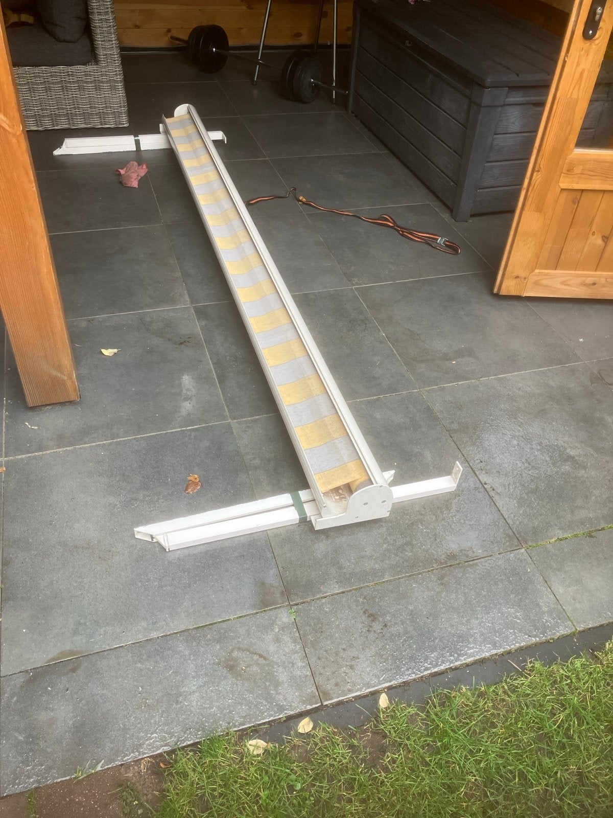 Elektrisch uitvalscherm geel/wit gestreept 240x75cm, Tuin en Terras, Gebruikt, Elektrisch, Ophalen of Verzenden, Minder dan 250 cm