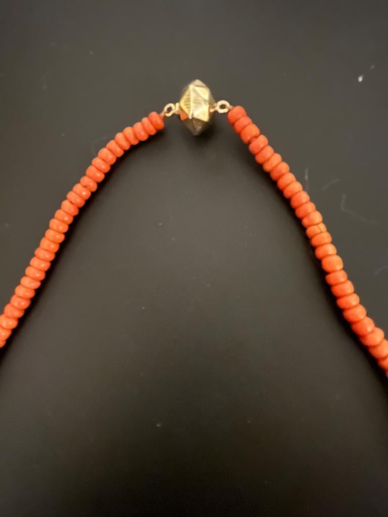 Antieke ketting gouden sluiting bloedkoraal., Sieraden, Tassen en Uiterlijk, Antieke sieraden, Ophalen of Verzenden, Goud, Ketting