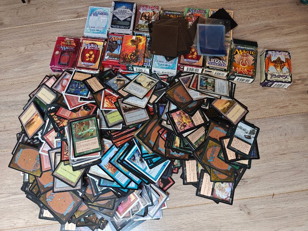 Magic the Gathering kaarten en card protectors, Hobby en Vrije tijd, Verzamelkaartspellen | Magic the Gathering, Ophalen, Gebruikt