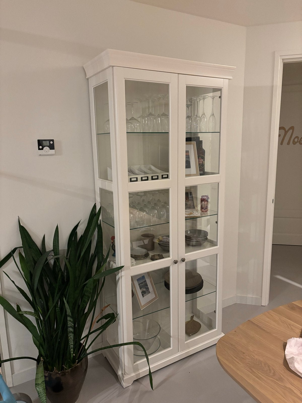 Ikea liatorp Witte vitrinekast met glazen deuren en planken, Huis en Inrichting, Ophalen, 200 cm of meer, 50 tot 100 cm, Zo goed als nieuw