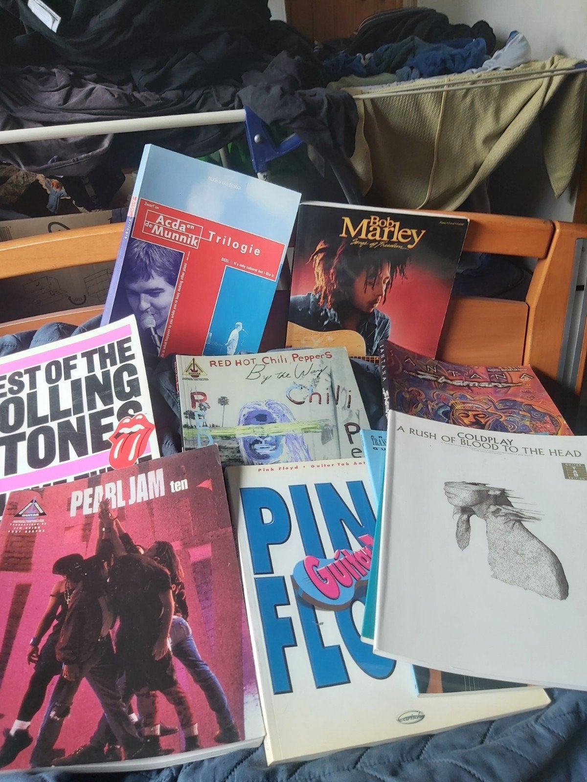10 Gitaarboeken: Rolling Stones, Pink Floyd, Pearl Jam e.a., Ophalen of Verzenden, Gelezen, Artiest